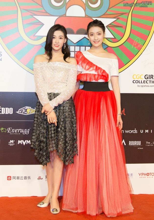 杨祺如的细高跟鞋底太美(9/10)