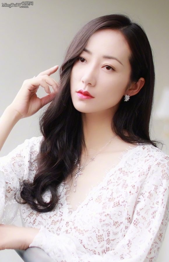 豪宅里的贵妇韩雪美脸玉腿(9/9)