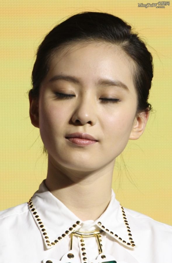 刘诗诗活动现场踩防水台高跟鞋无修图(7/7)