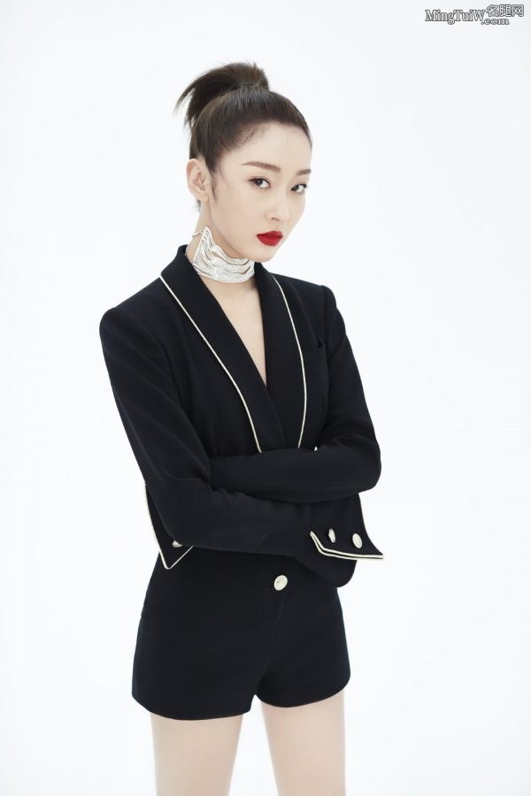 冷艳高贵的摩登女郎宣璐细跟短靴利落干练(3/9)
