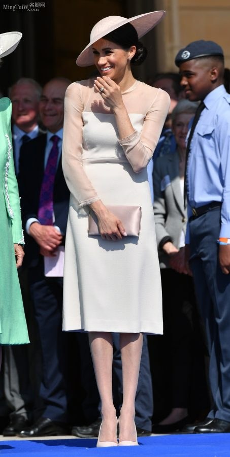 哈里王子的老婆梅根·马克尔腿上裹了透明的丝袜（第1张/共2张）