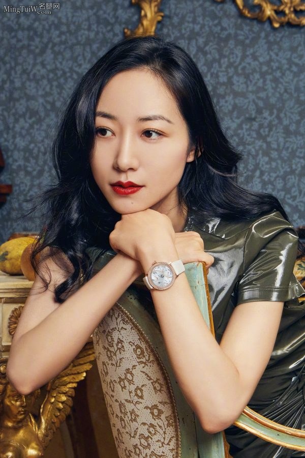 《精品购物指南》杂志韩雪美腿高跟写真(4/4)