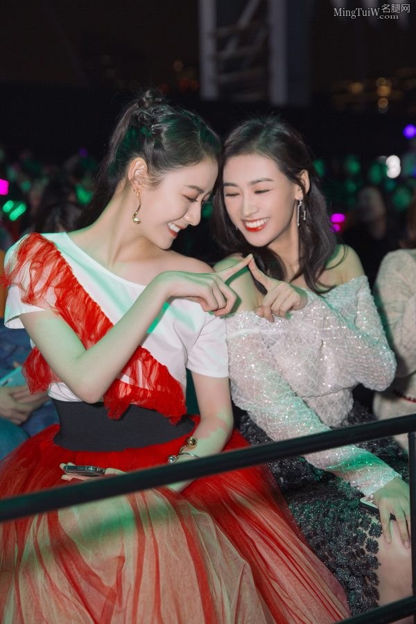 杨祺如的细高跟鞋底太美(8/10)