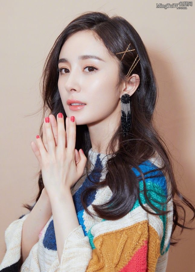 杨幂的美足玉手真是人间极品(7/17)