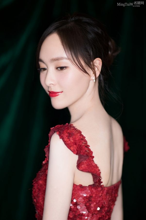 唐嫣和刘亦菲同台 原来两个仙女个子差不多(5/9)
