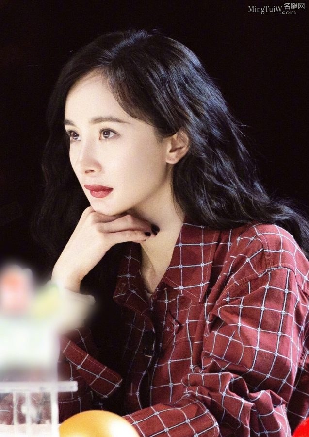 杨幂不愧是名腿网最受欢迎的美腿女神(34/54)