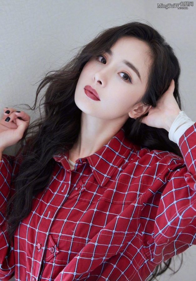 杨幂不愧是名腿网最受欢迎的美腿女神(11/54)