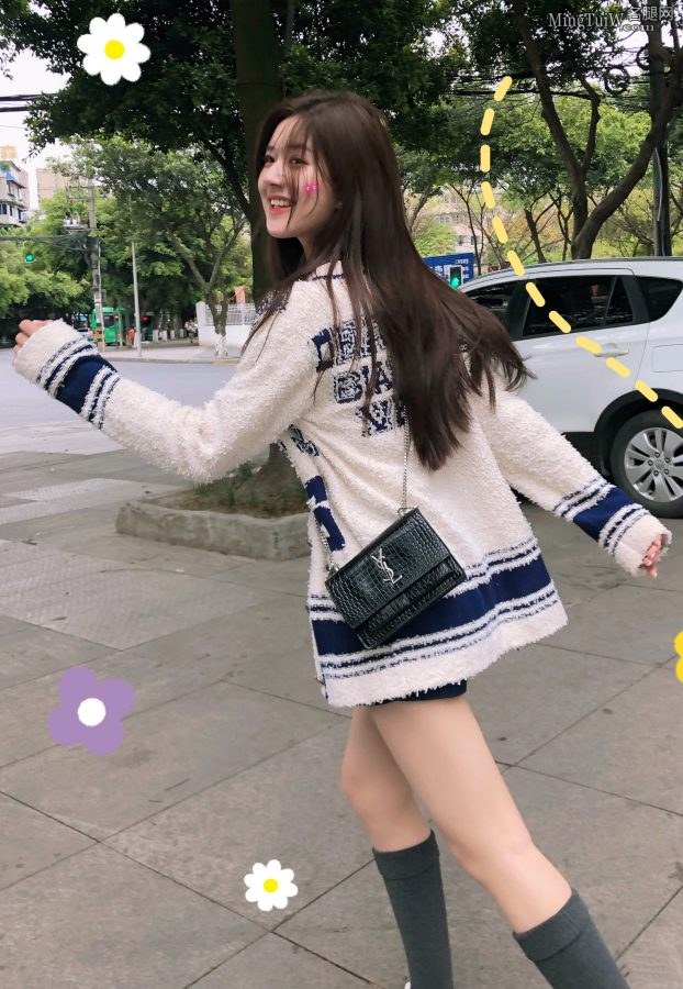 短筒袜运动鞋赵露思笑容灿烂甜美(4/5)