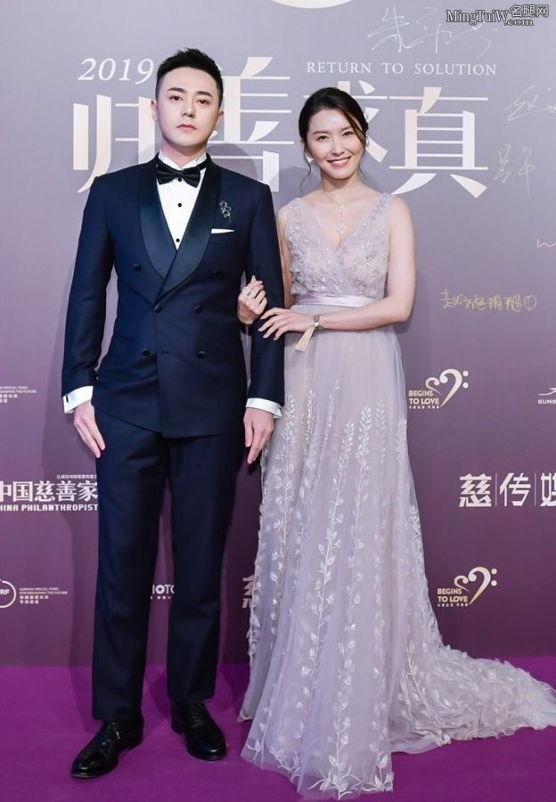 徐洁儿深沟写真 见到的都想盘她(6/7)
