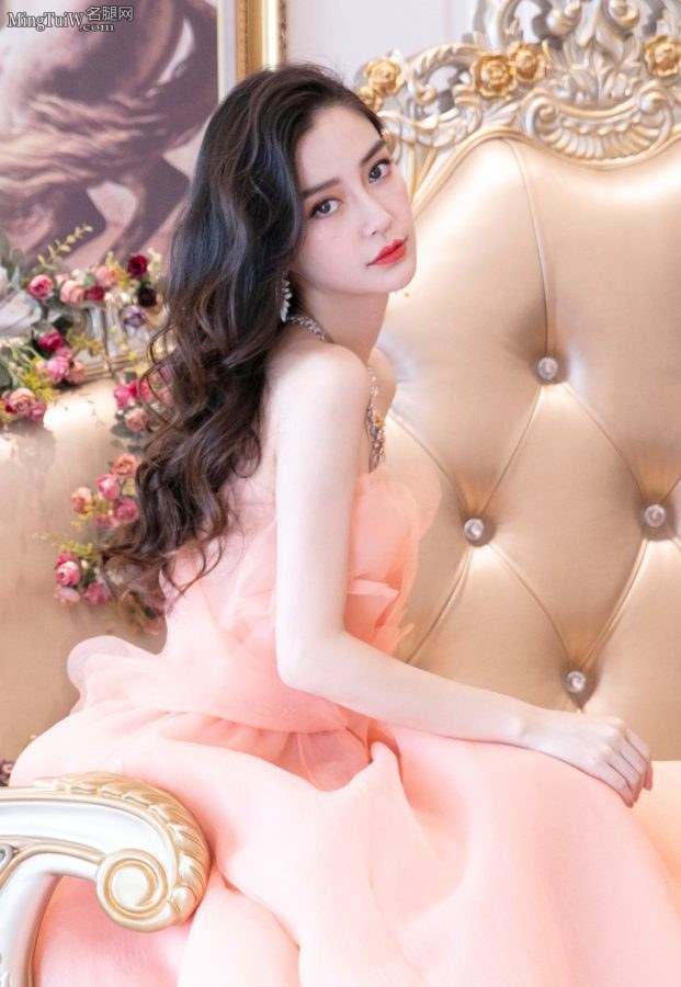 粉红女郎Angelababy美艳的脸蛋(6/8)