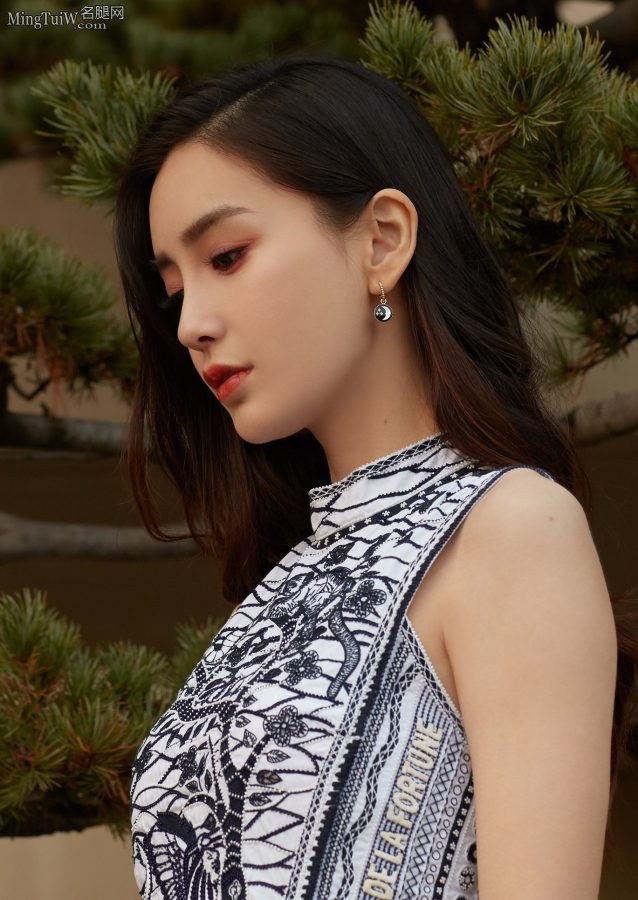 安吉拉大宝贝长直的玉腿简直美翻了(20/20)