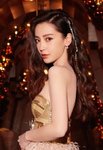 B罩杯的Angelababy不论大小也要露一露(14/50)