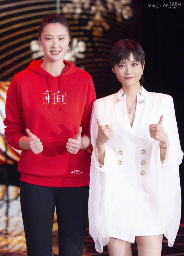 罕见组合惠若琪和李宇春同台(6/10)
