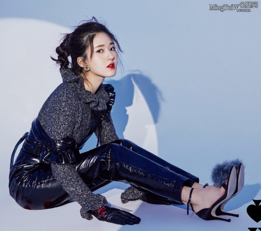 赵露思Young拍时尚写真靴子+细高跟都上了(3/8)