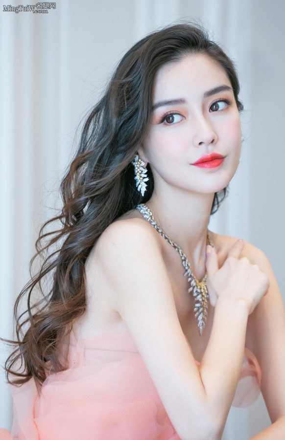 粉红女郎Angelababy美艳的脸蛋(2/8)
