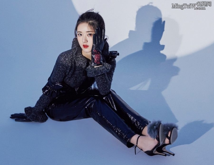赵露思Young拍时尚写真靴子+细高跟都上了(4/8)