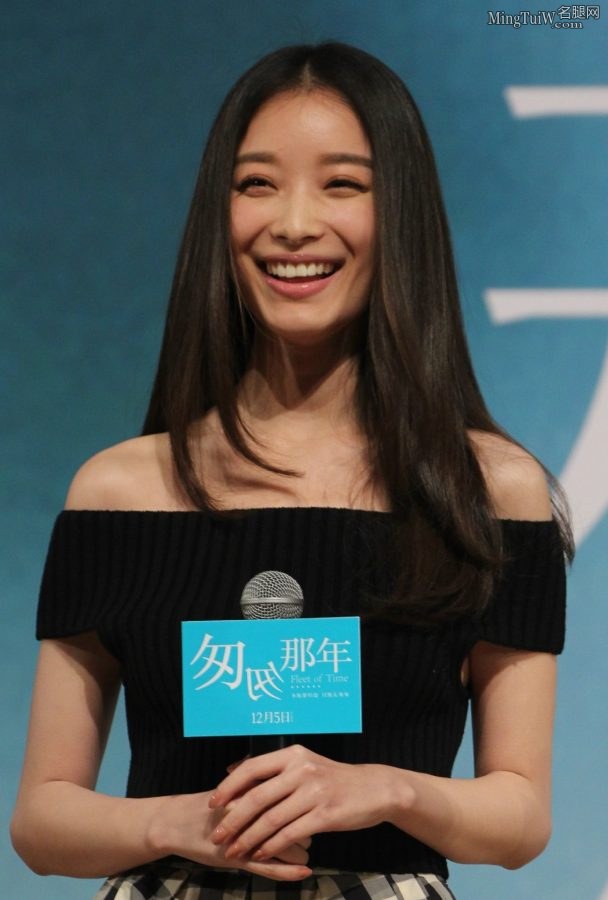 长发倪妮笑容迷人早期美照(2/6)