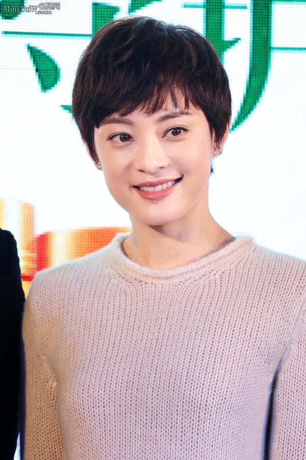 孙俪商业代言又穿了她最爱的乳白色恨天高(5/8)