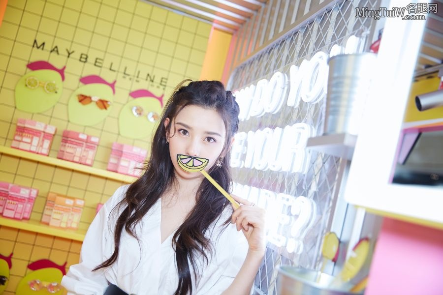酸酸甜甜的女孩宋祖儿美妙玉腿越来月好看了(4/6)