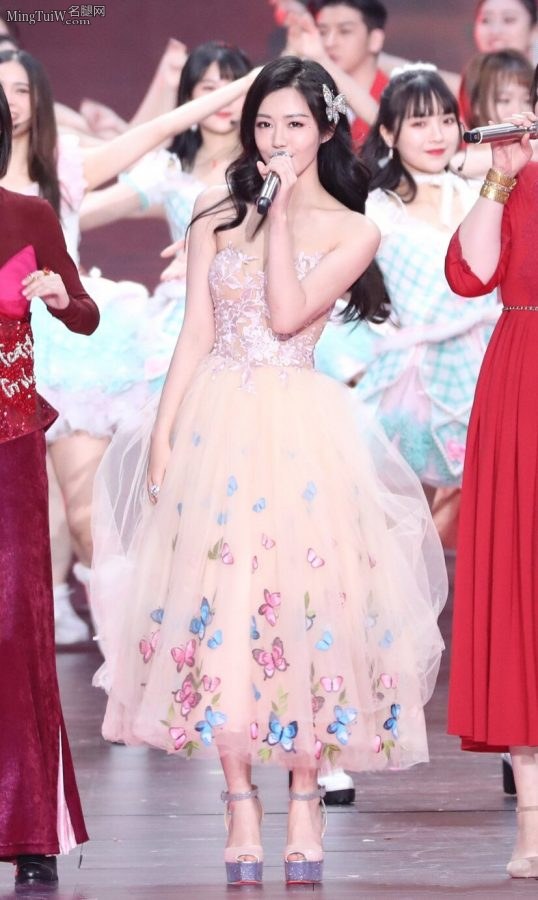江西美女演员汤晶媚人美胸大(6/8)