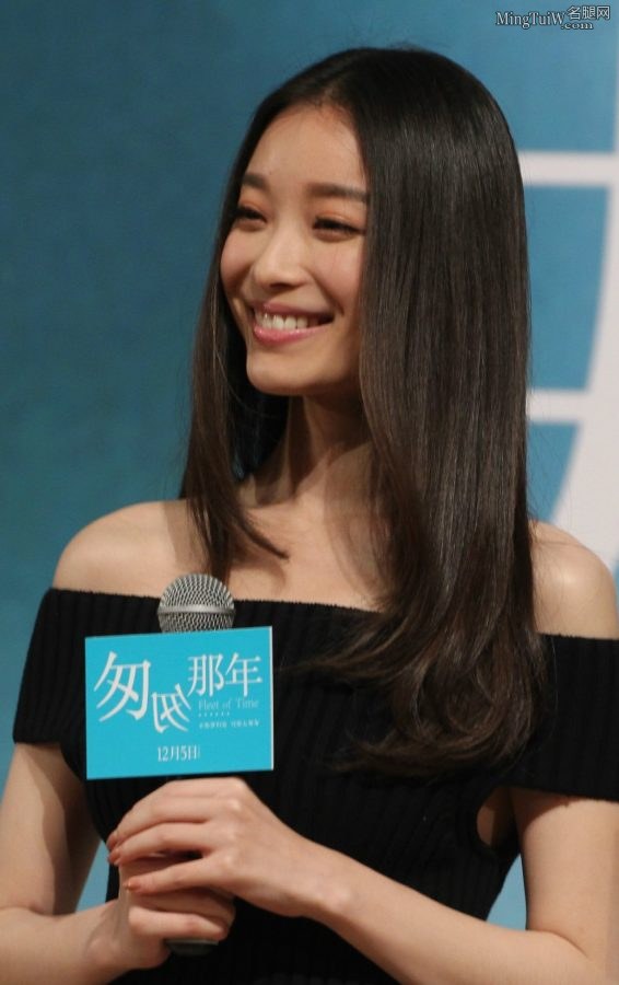 长发倪妮笑容迷人早期美照(4/6)