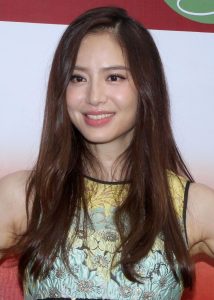 美女白歆惠活动现场秀美腿无修图
