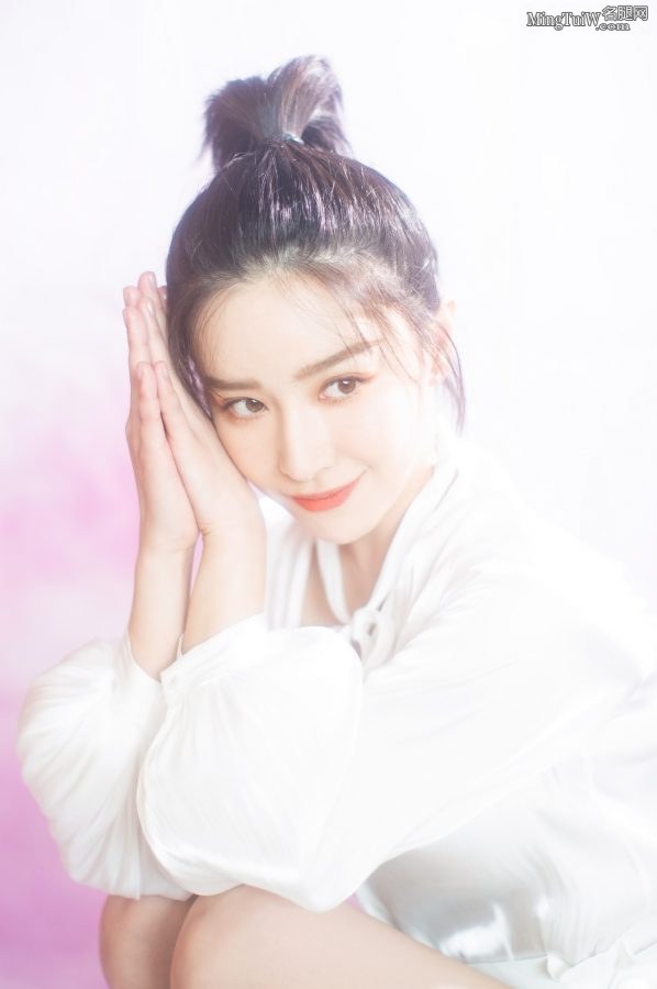 阚清子温柔魅力展示大长腿(6/7)