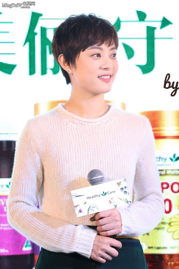 孙俪商业代言又穿了她最爱的乳白色恨天高(3/8)