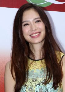 美女白歆惠活动现场秀美腿无修图