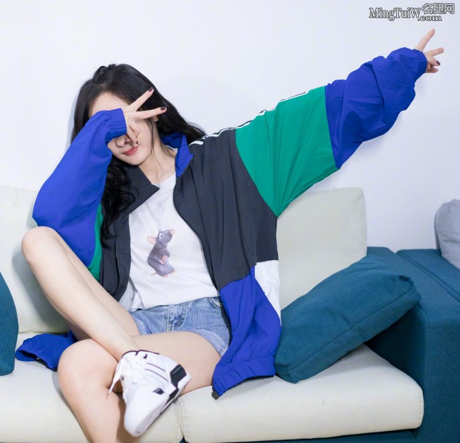 杨幂绝对是夹腿夹得最好的女明星(4/4)