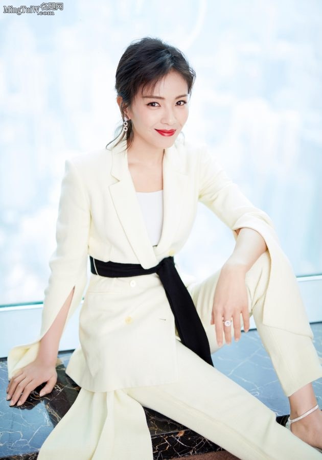 女人味十足的刘涛姐红唇性感(5/5)
