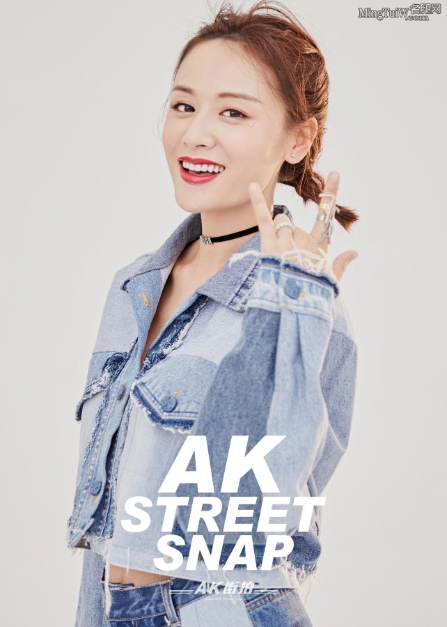 叶一茜红唇美腿时尚写真，高跟短靴牛仔装都市里靓丽的弄潮儿(5/6)