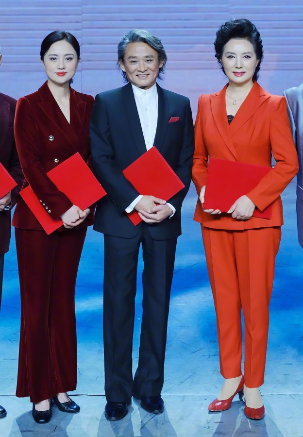 姚晨、佟丽娅、陶虹三女同框年纪越小裙子越短(9/11)