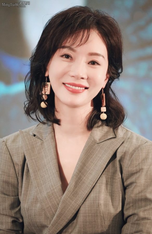 温婉动人的女星陈数玉腿光洁玉手纤细(8/14)