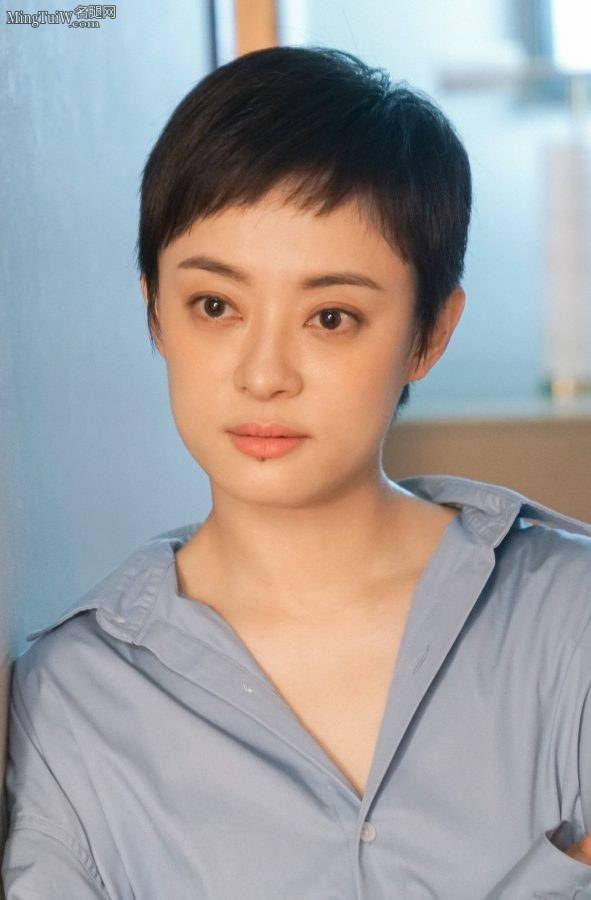 《安家》孙俪剧照 精英女性西服套装高跟鞋(7/7)