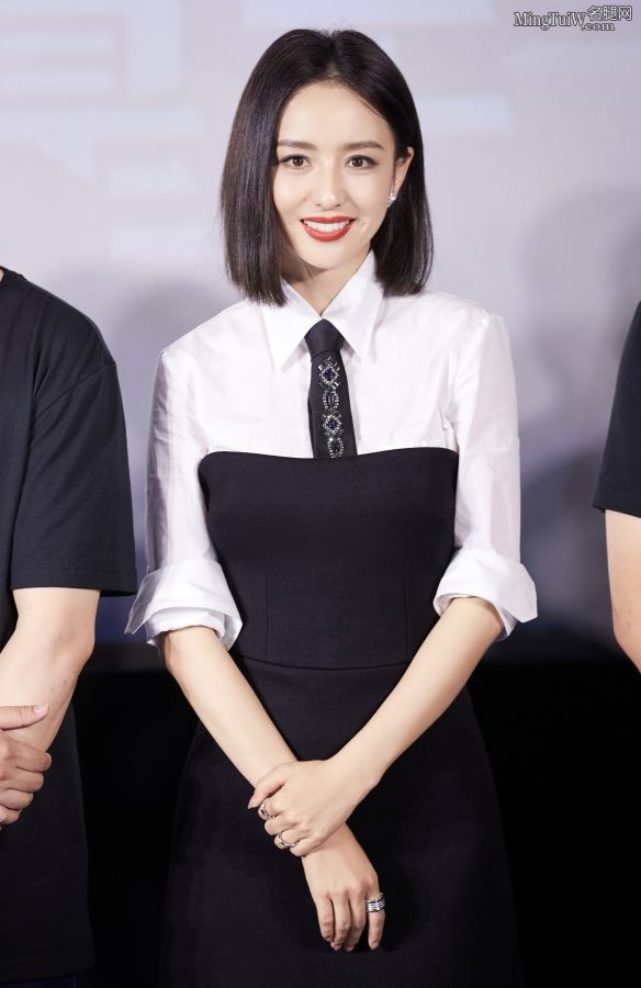 佟丽娅的凉高美脚丫和蔡明阿姨的鱼嘴高跟(7/14)