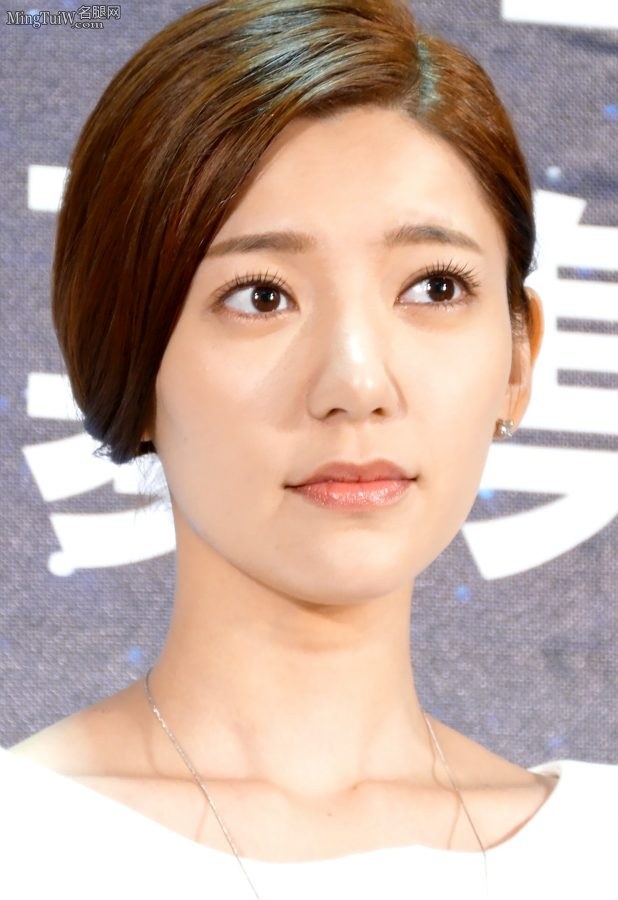 郭雪芙表情可爱美腿修长白亮活动图(15/20)