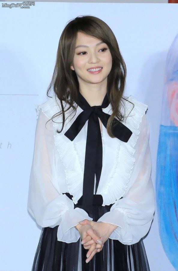 张韶涵前几年的美足玉手清纯气质图片(9/9)