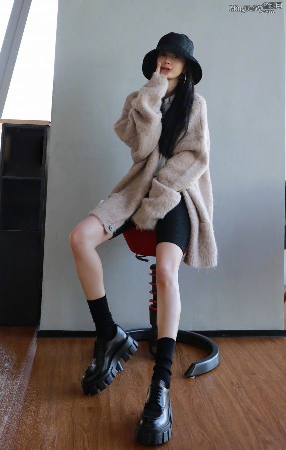 30多岁依旧少女感十足的大幂幂(1/2)