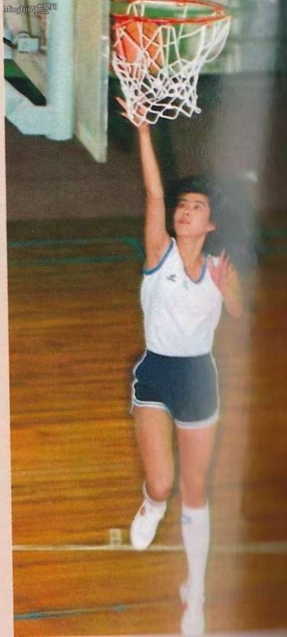 打篮球的美腿少女，王祖贤多年前的老图（第3张/共3张）