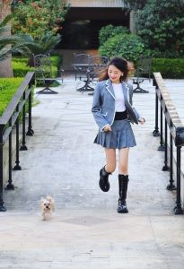 《王者荣耀》解说Gini穿校服真是好看的美少女