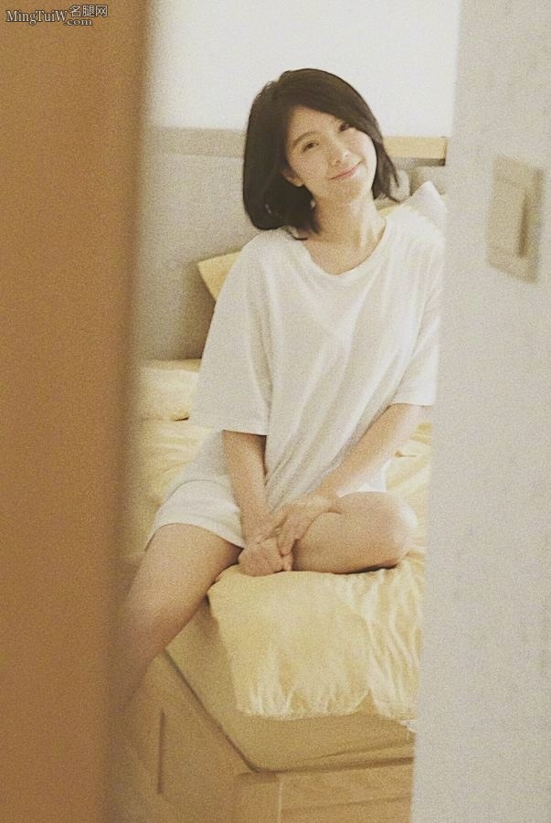 小姐姐赵奕欢居家光腿秀足真舒服(3/4)
