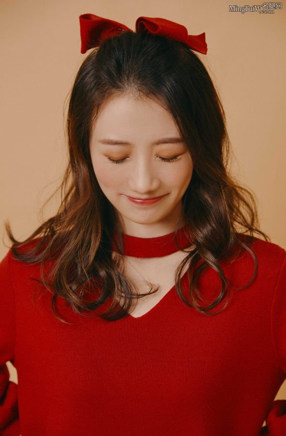 美女解说Gini头戴鹿角腿穿棉筒袜拍写真(5/5)