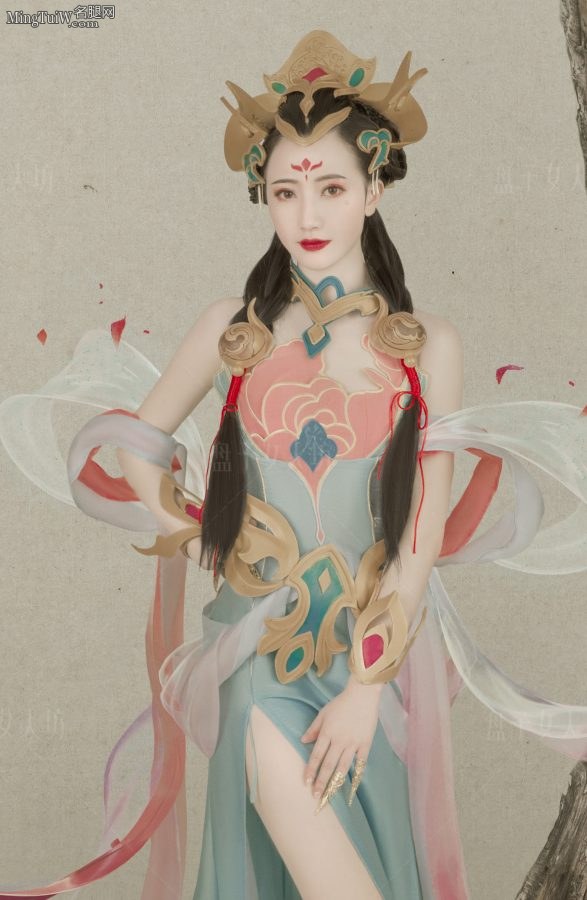 游戏解说Gini玩Cosplay《王者荣耀》杨玉环(4/4)