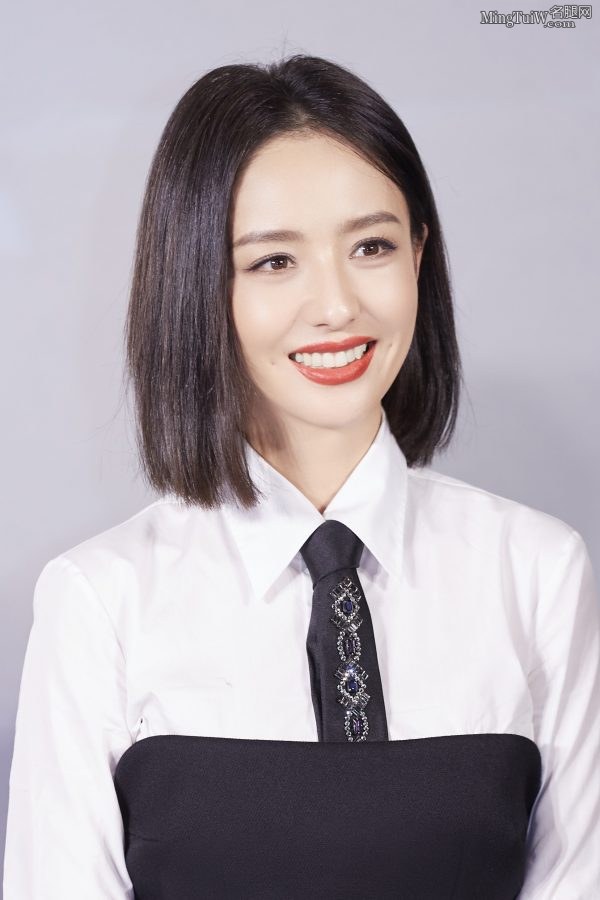 佟丽娅的凉高美脚丫和蔡明阿姨的鱼嘴高跟(6/14)