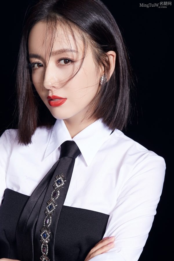 佟丽娅的凉高美脚丫和蔡明阿姨的鱼嘴高跟(14/14)