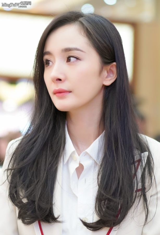 杨幂紧身牛仔裤配长靴 拉长后效果更好了(13/13)
