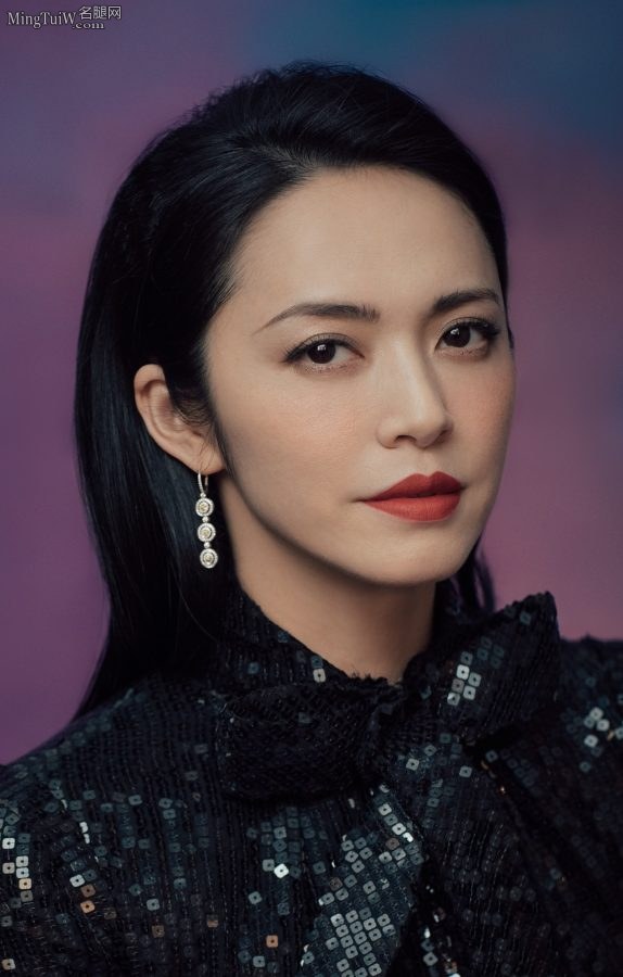 极品长腿女明星姚晨身着开叉礼服凸显好身材(5/7)