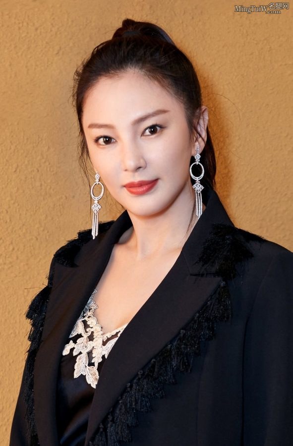 霸气女总裁张雨绮那沟太美(3/5)