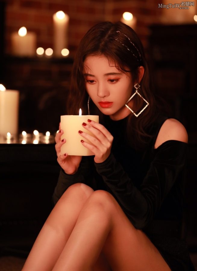 鞠婧祎少女芬香的大腿(1/8)